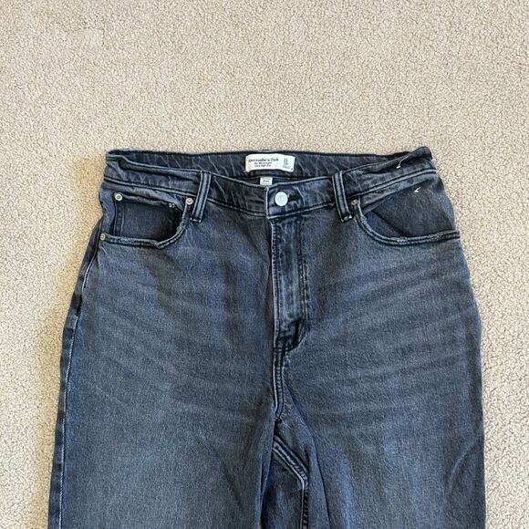 Abercrombie & Fitch The 90's Straight Ultra High rise Jeans Slit Hem Size 31/12s - Picture 3 of 7